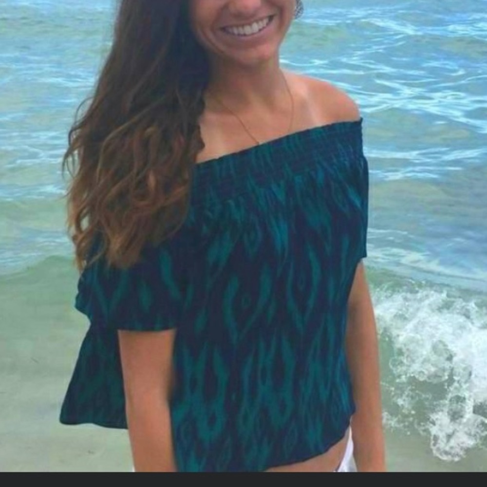 Off the shoulders summer shirt